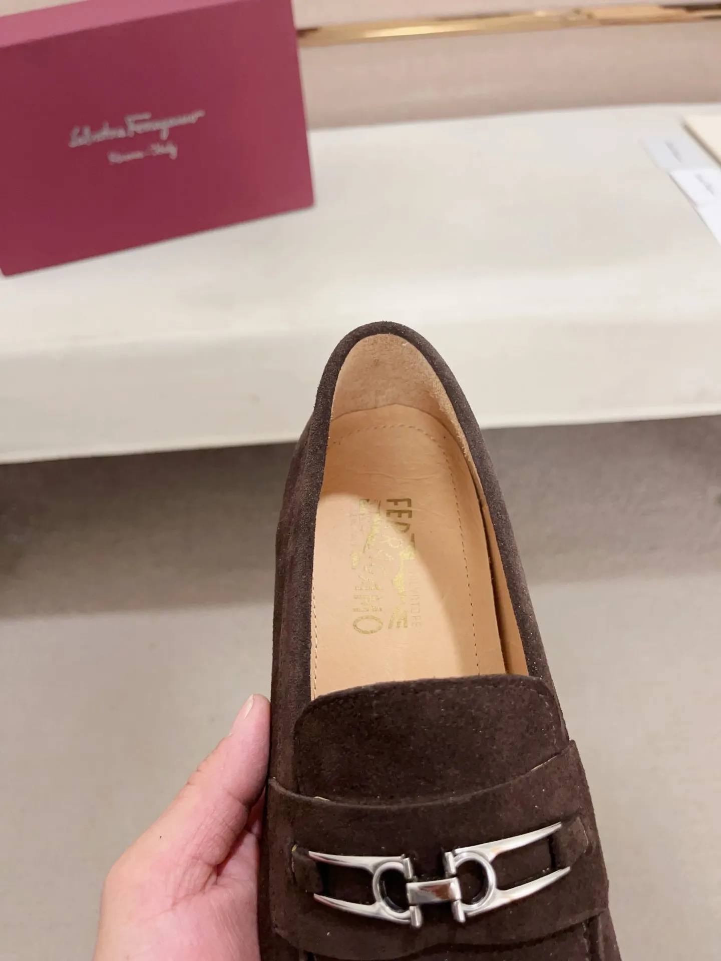 Men's shoes💰: 480💰 High version Ferragamo Dongguan quality! 🆕🆕Exclusive hot-selling products in stock🔥🔥New products on the shelves, high-quality shoes, complete with packaging! 💪 💪 Material: Imported suede cowhide 🐂 + Imported high-quality water-dyed cowhide lining + wear-resistant outsole 👍🏻👍🏻 Features: High-end and comfortable, purely handmade 🚀 🚀 Create the perfect shoes that suit you best 🔥 🔥 Size: (38-44) Can be customized 45 non-returnable!